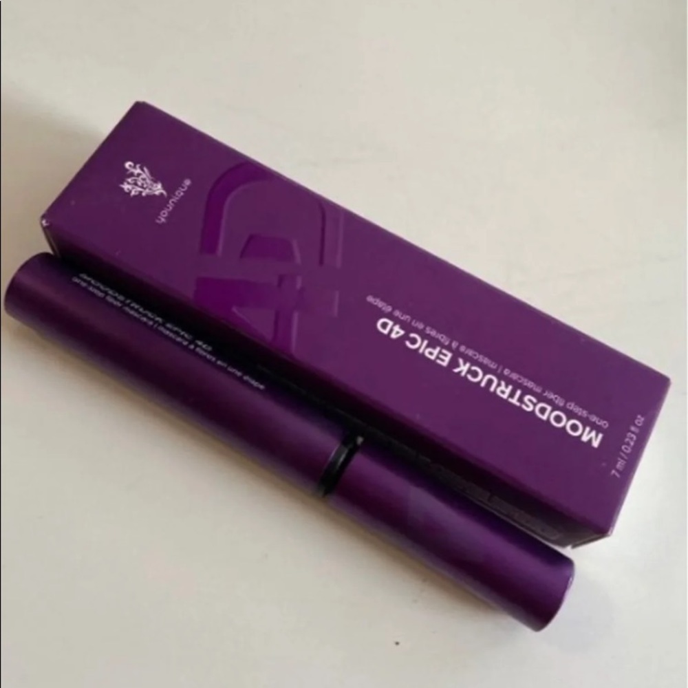 Black 4d mascara